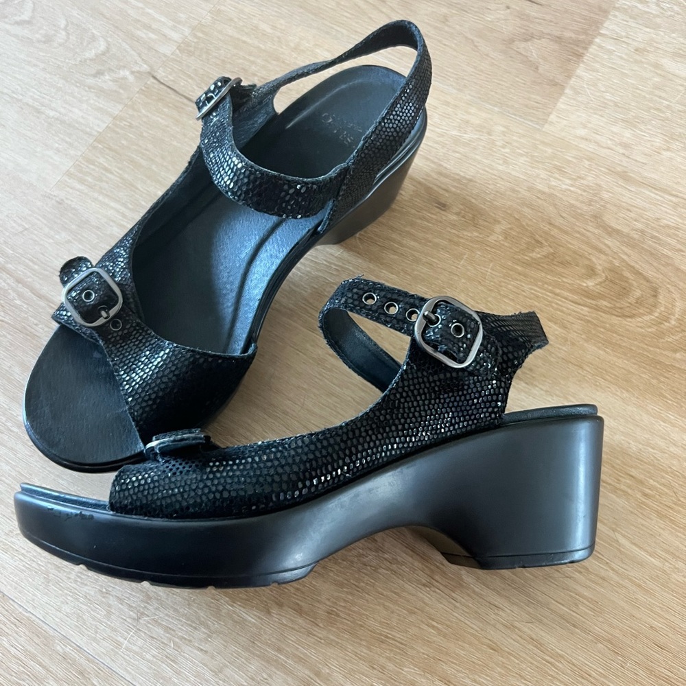 Dansko Women's Joanie Dress Sandal, Black Lizard, 38 EU/7.5 M US pre-owned